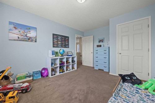 71 Somercrest Close Sw, Calgary, AB - Indoor Photo Showing Bedroom