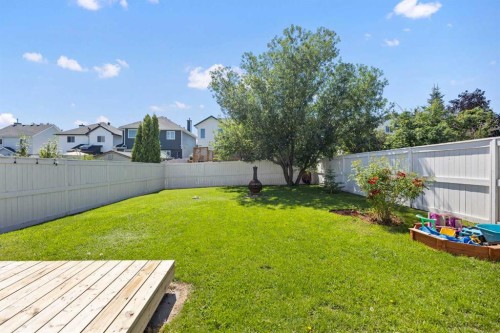 71 Somercrest Close Sw, Calgary, AB - Outdoor With Backyard
