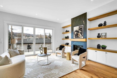 4711 19 Avenue Nw, Calgary, AB - Indoor Photo Showing Living Room