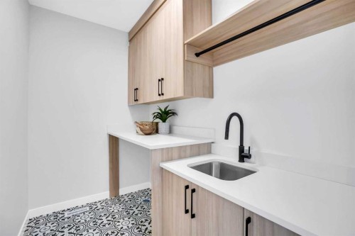 4711 19 Avenue Nw, Calgary, AB - Indoor Photo Showing Kitchen