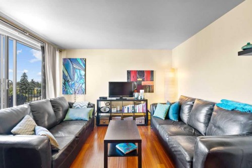 404-1811 18A Street Sw, Calgary, AB - Indoor Photo Showing Living Room