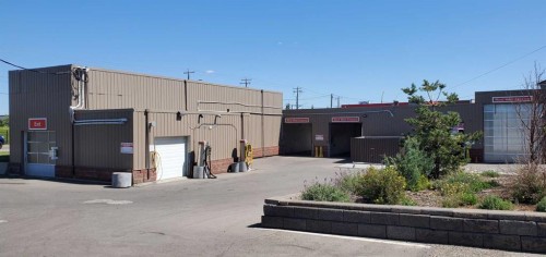 2404 68 Avenue, Calgary, AB 