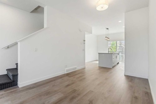 203-24 Rivercrest Drive, Cochrane, AB - Indoor