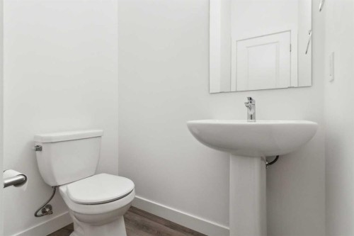 703-24 Rivercrest Drive, Cochrane, AB - Indoor Photo Showing Bathroom