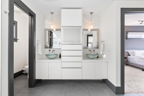 2217 17 Street Sw, Calgary, AB - 