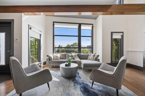 2217 17 Street Sw, Calgary, AB - Indoor Photo Showing Living Room