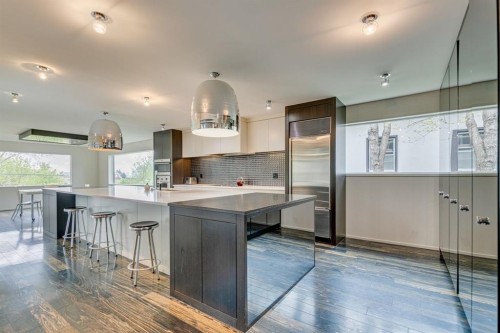 1222 18 Street Nw, Calgary, AB - Indoor Photo Showing Kitchen With Upgraded Kitchen