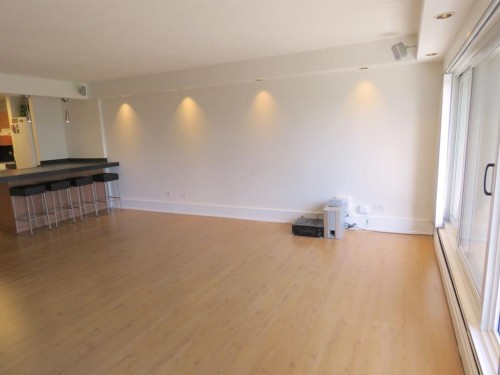 204-328 Cedar Crescent Sw, Calgary, AB - Indoor Photo Showing Other Room