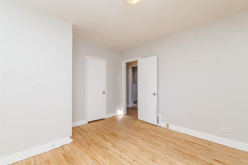 2820 Parkdale Boulevard Nw, Calgary, AB - Indoor Photo Showing Other Room