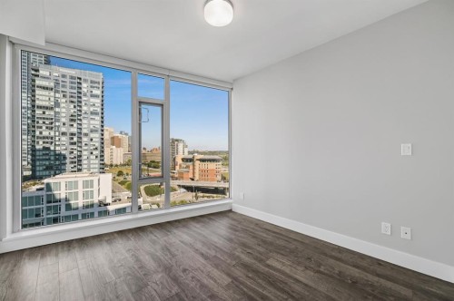 1102-519 Riverfront Avenue Se, Calgary, AB - Indoor Photo Showing Other Room