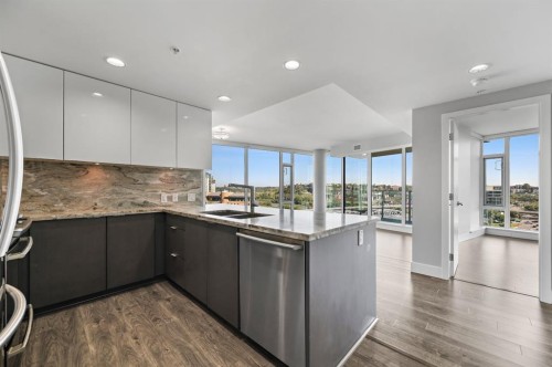 1102-519 Riverfront Avenue Se, Calgary, AB - Indoor Photo Showing Kitchen