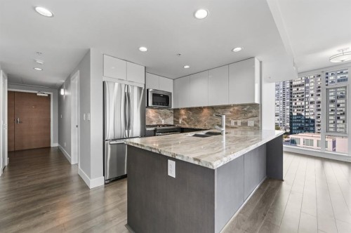 1102-519 Riverfront Avenue Se, Calgary, AB - Indoor Photo Showing Kitchen With Double Sink With Upgraded Kitchen