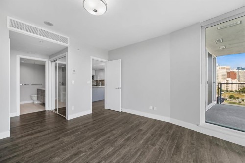1102-519 Riverfront Avenue Se, Calgary, AB - Indoor Photo Showing Other Room