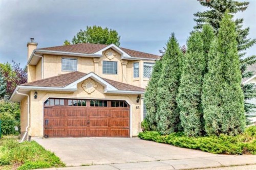 83 Gleneagles Close  Cochrane, AB T4C 1N7