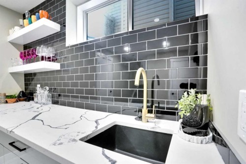 140 Saddlehorn Crescent Ne, Calgary, AB - Indoor Photo Showing Kitchen