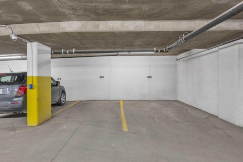 2207-77 Spruce Place Sw, Calgary, AB - Indoor Photo Showing Garage