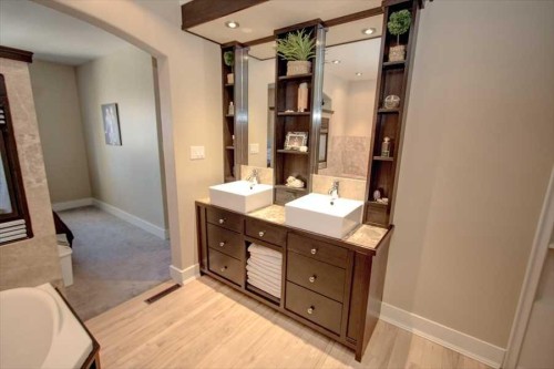 1604 Scotland Street Sw, Calgary, AB - Indoor Photo Showing Bathroom