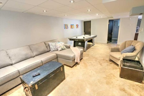 1604 Scotland Street Sw, Calgary, AB - Indoor