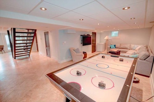 1604 Scotland Street Sw, Calgary, AB - Indoor Photo Showing Other Room