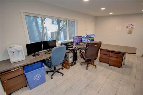 1604 Scotland Street Sw, Calgary, AB - Indoor Photo Showing Office