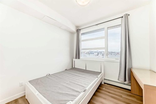 2409-55 Lucas Way Nw, Calgary, AB - Indoor Photo Showing Bedroom