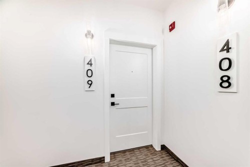 2409-55 Lucas Way Nw, Calgary, AB - Indoor Photo Showing Other Room