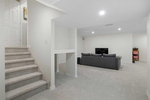 29 Sunset Close, Cochrane, AB - Indoor