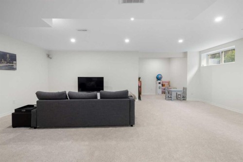 29 Sunset Close, Cochrane, AB - Indoor Photo Showing Other Room