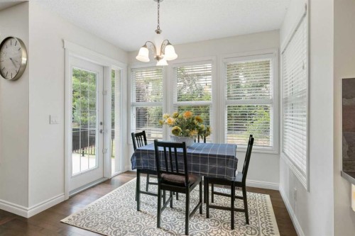 29 Sunset Close, Cochrane, AB - Indoor Photo Showing Dining Room