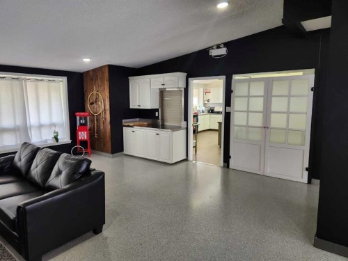 5430 51A Street, Bashaw, AB 