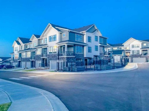 917 Crestridge Common Sw, Calgary, AB - Outdoor With Facade