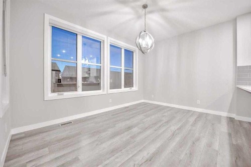 917 Crestridge Common Sw, Calgary, AB - Indoor Photo Showing Other Room