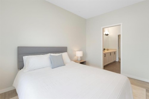 308-80 Carrington Plaza Nw, Calgary, AB - Indoor Photo Showing Bedroom
