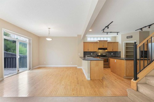 72 Rockyledge Crescent Nw, Calgary, AB - Indoor Photo Showing Kitchen