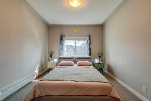 534-10 Discovery Ridge Close Sw, Calgary, AB - Indoor Photo Showing Bedroom