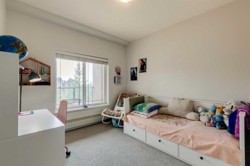 534-10 Discovery Ridge Close Sw, Calgary, AB - Indoor Photo Showing Bedroom