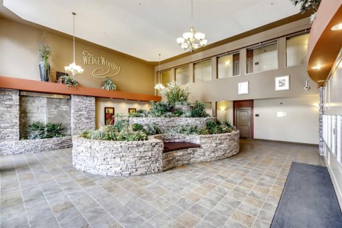 534-10 Discovery Ridge Close Sw, Calgary, AB - Indoor Photo Showing Other Room