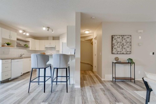 910 Prairie Sound Circle Nw, High River, AB - Indoor Photo Showing Kitchen