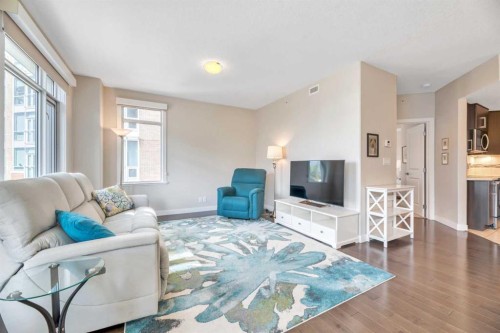 410-24 Varsity Estates Circle Nw, Calgary, AB - Indoor Photo Showing Living Room