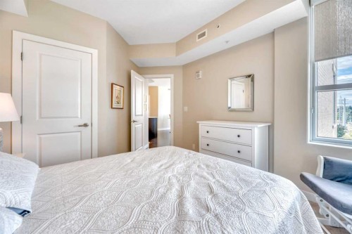 410-24 Varsity Estates Circle Nw, Calgary, AB - Indoor Photo Showing Bedroom