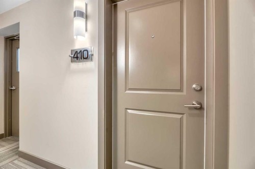 410-24 Varsity Estates Circle Nw, Calgary, AB - Indoor Photo Showing Other Room