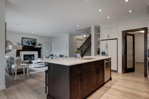 19 Cranbrook Crescent Se, Calgary, AB - Indoor Photo Showing Kitchen