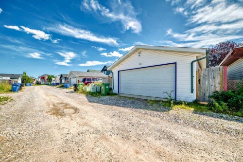 32 Taravista Crescent Ne, Calgary, AB - Outdoor