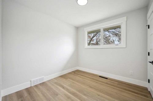 36 Maple Court Crescent Se, Calgary, AB - Indoor Photo Showing Other Room