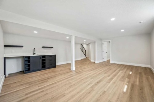 36 Maple Court Crescent Se, Calgary, AB - Indoor Photo Showing Other Room
