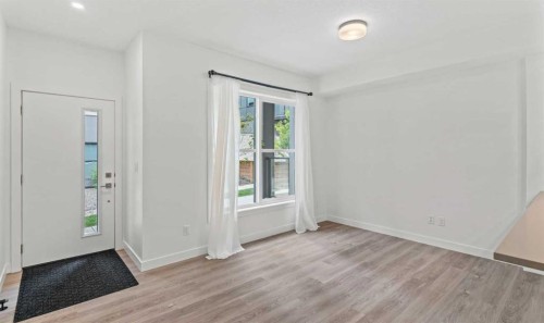 146-2117 81 Street Sw, Calgary, AB - Indoor Photo Showing Other Room