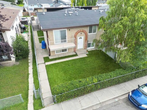 12 Huntley Close Ne, Calgary, AB - Outdoor