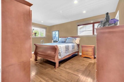 2211 45 Street Se, Calgary, AB - Indoor Photo Showing Bedroom