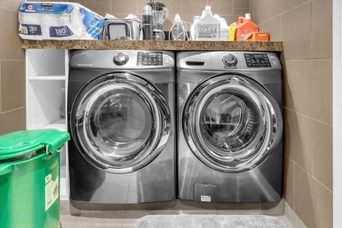 2211 45 Street Se, Calgary, AB - Indoor Photo Showing Laundry Room