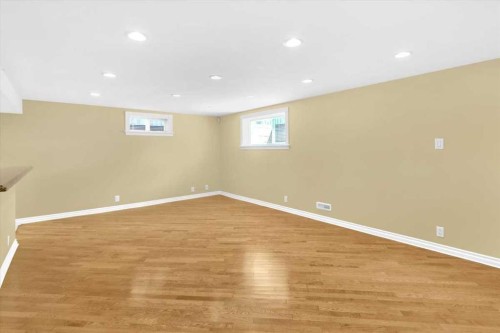 2211 45 Street Se, Calgary, AB - Indoor Photo Showing Other Room